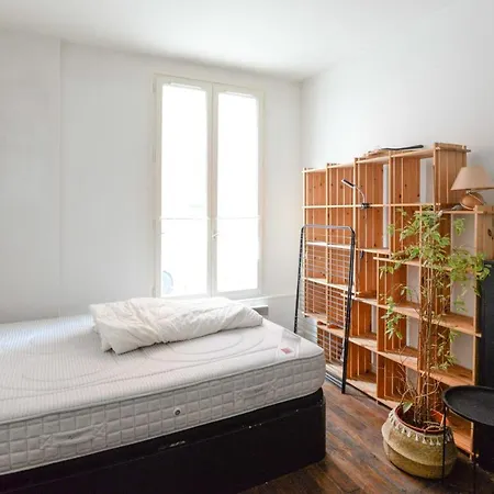 Nice Bright And Cosy Studio Near Nation Διαμέρισμα